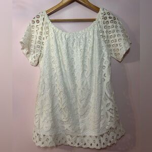 4$ SALE White lace blouse with lining. Size small